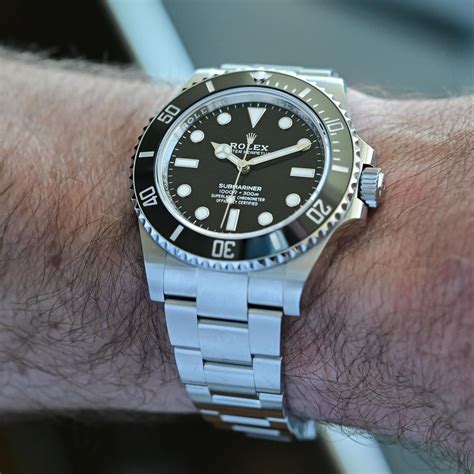 2020 rolex submariner weight.